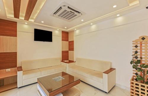 Thampanoor Hotel | Treebo Goodland Residency - 500m from Railway Station