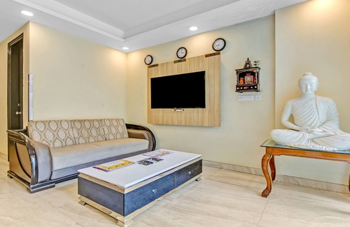 Sushant Lok Hotel | Treebo Sai Village Gold Souk - Sec 43