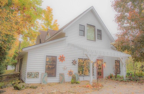 Egg Harbor Cabin | Treehouse at Plum Bottom *Voted Best of Door County