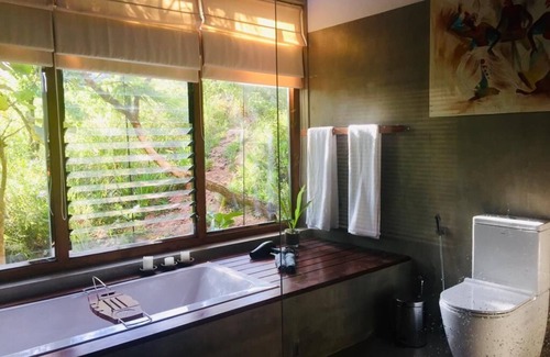 Imbulpe Hotel | Treehouse Chalets
