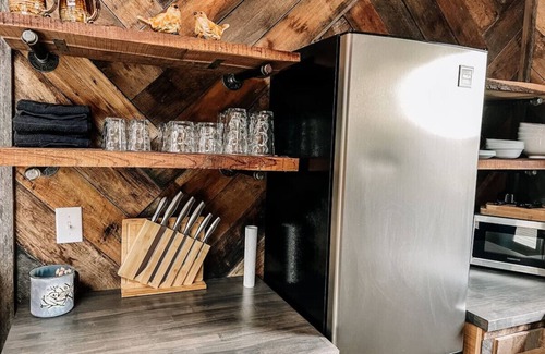 West Newton Cabin | Treehouse Hot tub on 60 acre farm near downtown