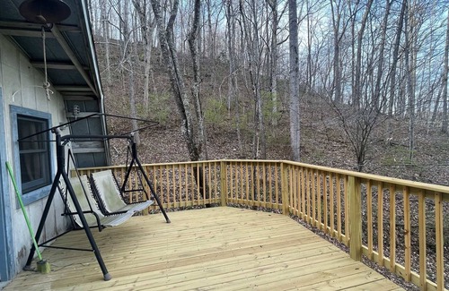 Franklin Cabin | Treehouse in Woods outdoor hot tub pool optional