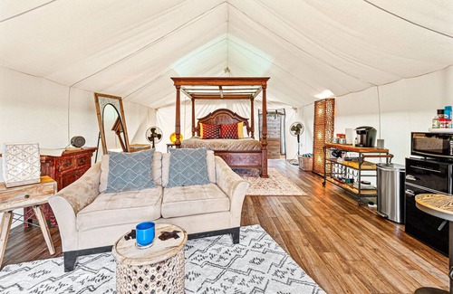 Pedernales Bend Cabin | Treehouse Style Yurt near Austin, Hot Tub, FirePit, Outside Shower