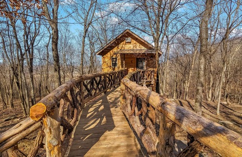 Mountain View Cabin | Treehouse Thyme - total privacy in woods
