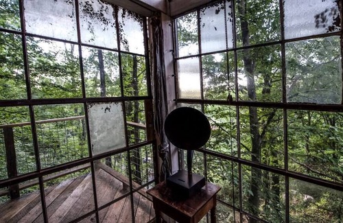 Flintstone Cabin | Treetop Hideaways: Luna Loft