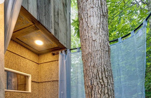 Chattanooga Cabin | Treetop Hideaways: The Redbud Treehouse