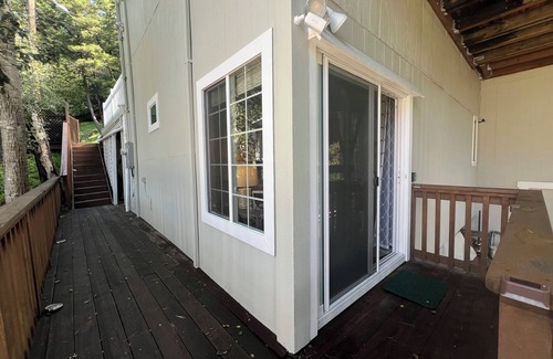 Piedmont Pines Apartment | Treetop Refuge in Oakland Hillsn