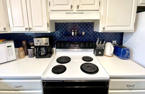 Candler Apartment | Treetop retreat in Mt. Pisgah nearby Asheville