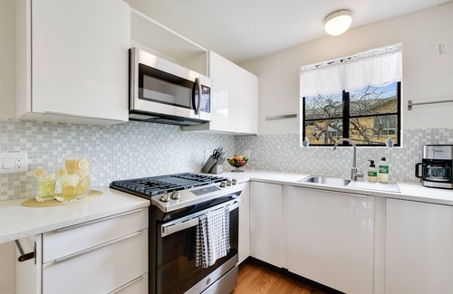 Cherrywood House | Treetop views in 2-bedroom historic duplex