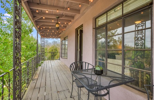 Cherrywood House | Treetop views in 2-bedroom historic duplex