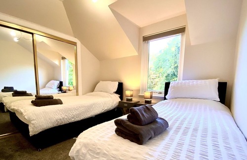 Elgin Apartment | Treetops - Lesmurdie House