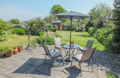 Newport Cottage | TREFASSER, family friendly, with a garden in Newport, Pembrokeshire