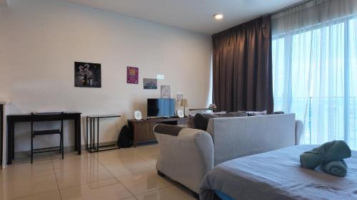 Shah Alam House | TREFOIL@SETIA CITY, STUDIO UNIT,HOMESTAY