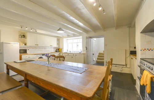 Saint John Cottage | TREGONHAWKE FARMHOUSE, pet friendly, with open fire in Millbrook