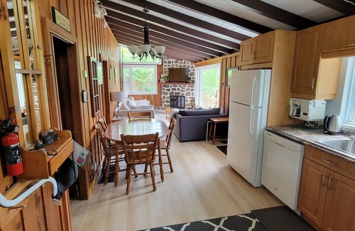 Mont-Tremblant Ski Chalet | Tremblant Lakeside Cottage with Hot Tub
