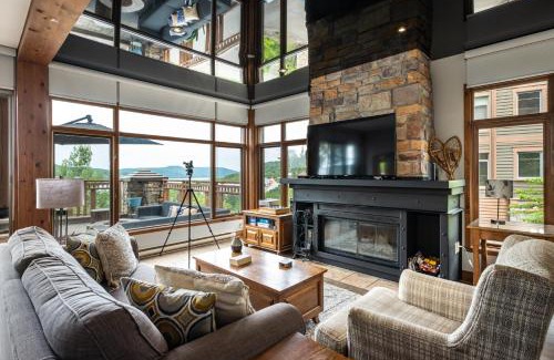 Mont-Tremblant Pedestrian Village Apartment | Tremblant Prestige - Altitude 170-1