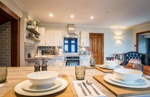 Llanbedrog Cottage | Tremfan Gorwel - a sea view that sleeps 4 guests in 2 bedrooms