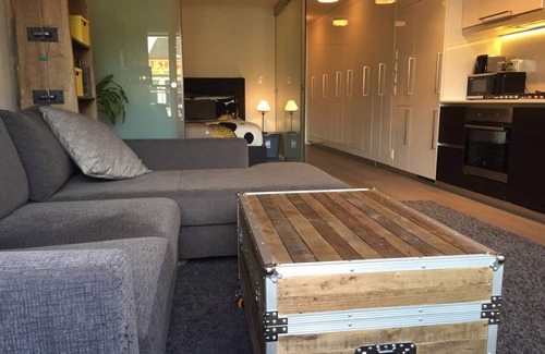 Chinatown Condo | Trendy Apartment in historic China Town