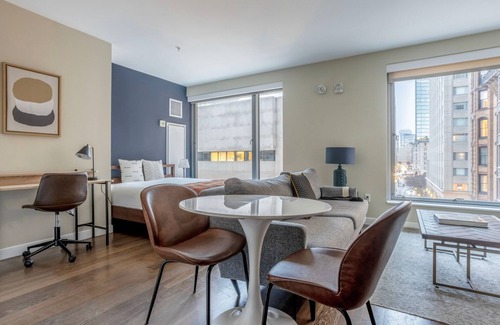Back Bay Apartment | Trendy Back Bay Studio w/Gym & W/D, nr Shopping, by Blueground