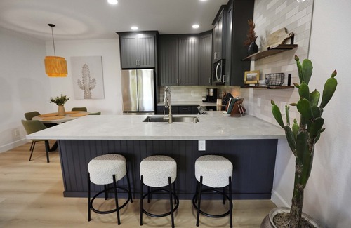 Paradise Valley Village Condo | Trendy & Oh-So Contemporary