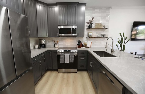 Paradise Valley Village Condo | Trendy & Oh-So Contemporary