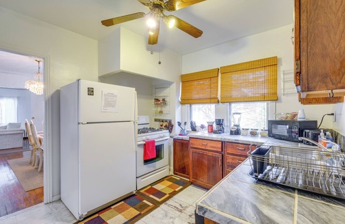 South Euclid Apartment | Trendy South Euclid Apt - 5 Mi to Cleveland Clinic