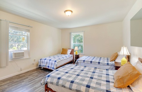 Trenton House | Trenton Townhome: 1 Mi to Downtown!