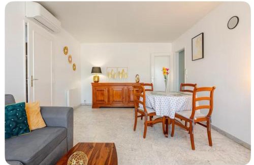 Saint-Raphael Apartment | TRIANGLE D OR 55m2 en bord de plage