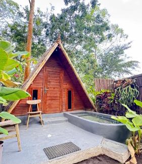 Toya Bungkah House | Triangle House and hot spring