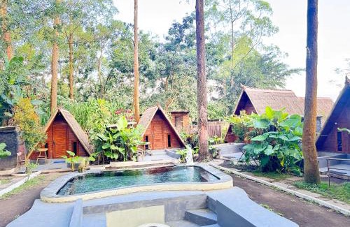Toya Bungkah House | Triangle House and hot spring