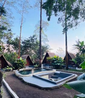 Toya Bungkah House | Triangle House and hot spring