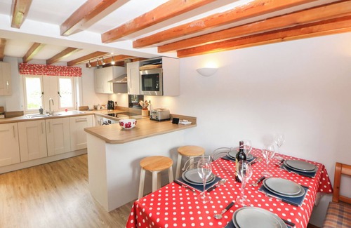 Castleton House | TRICKETT GATE COTTAGE, family friendly in Castleton, Peak District