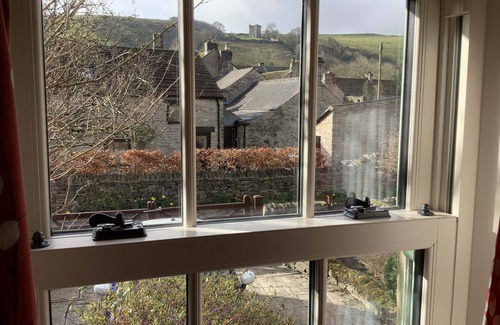 Castleton House | TRICKETT GATE COTTAGE, family friendly in Castleton, Peak District
