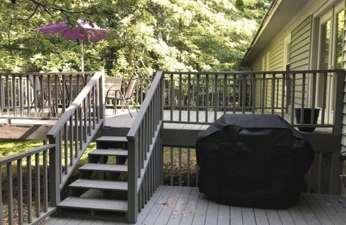 Saint Andrews House | Trillium Ranch located Central to Campus 2 blocks from All Saints!