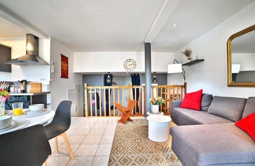 Saintes Apartment | Triomphe - VUE Sublime, Hypercentre, TV 4K, Fibre