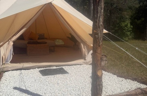 Tomerong RV Rental | Triple 1xQueen 1xSingle Beds, Glamping tent
