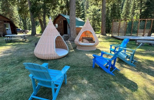 West Glacier Resort | Triple G’s Resort - Cabin 8