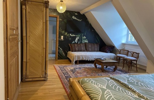 Neuleiningen Bed & Breakfast | Triple room Bali - Felsenmühle Neuleiningen
