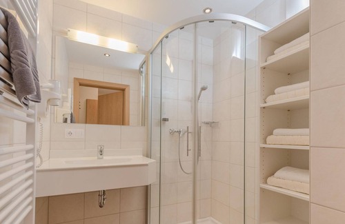 Haus im Ennstal Cottage | Triple room half board - Cafe Pension Kitzer