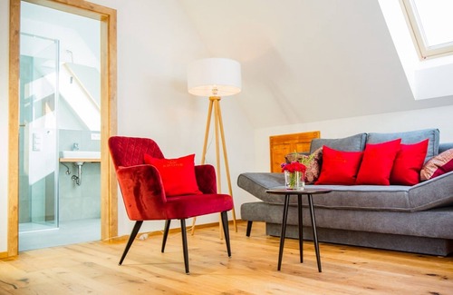 Lautlingen Apartment | Triple room with shower and WC