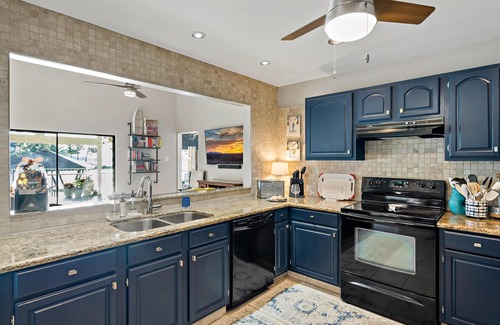 Enchanted Oaks House | TripleHRetreat+Pets+Waterfront+Dock+GameRoom
