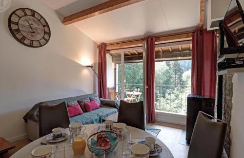 Chalmazel-Jeansagniere Apartment | Triplex montagnard avec sauna, balcon et poêle - FR-1-496-338