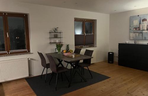Unterrath Apartment | Tritt ein bring Glück herein - Exquisite 75 qm - Messenähe - Parkplatz - Flughafennähe