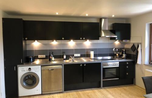 Unterrath Apartment | Tritt ein bring Glück herein - Exquisite 75 qm - Messenähe - Parkplatz - Flughafennähe