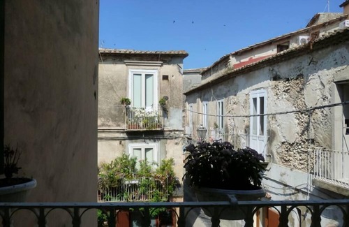 Tropea Apartment | Tropea, air-conditioned apartment in 1600s noble palace