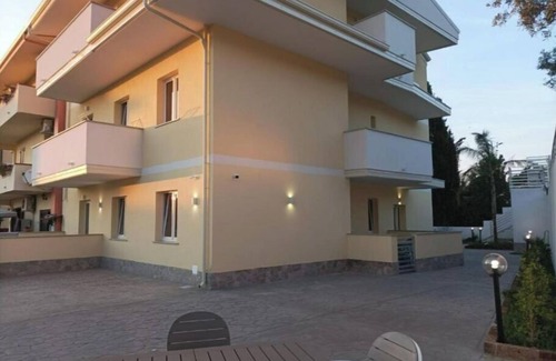 Santa Domenica House | Tropea elegant two-room apartment 2/4 people with POOL a few steps from the SEA