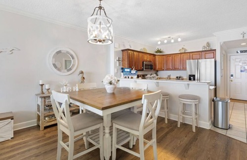 West Panama City Beach Condo | Tropic Winds Condo Beachfront 2BR,2BA,Remodeled in 2024. Beach chair ser til oct