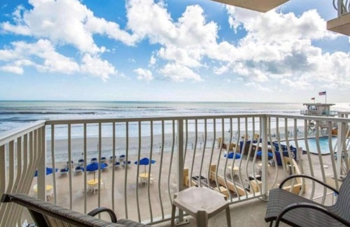 Ormond Shores Condo | Tropical 1BD vacation condo in beautiful resort setting with pool amenities to enjoy