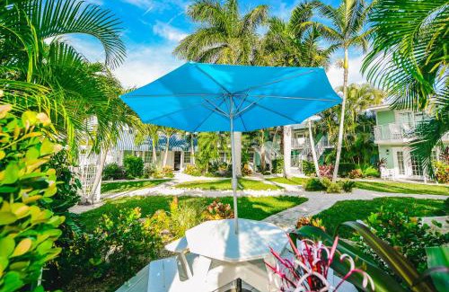 Siesta Key Village Hotel | Tropical Breeze Resort