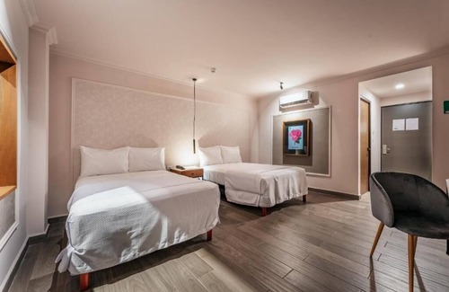 Centro Hotel | Tropical City Break | Stylish Double Rooms perfect for Family & Friends